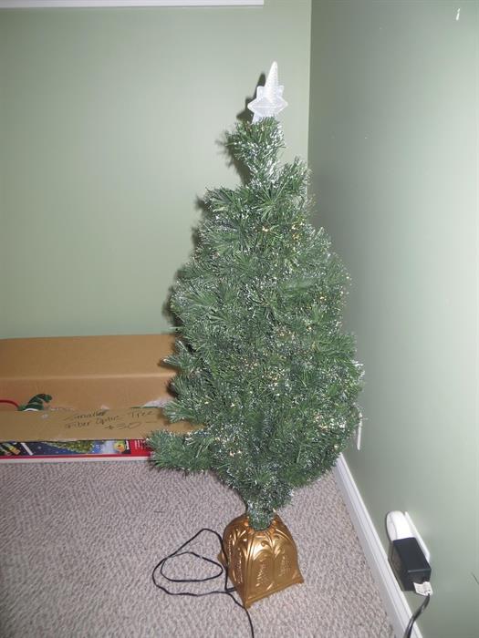 Small fiber optic Christmas tree