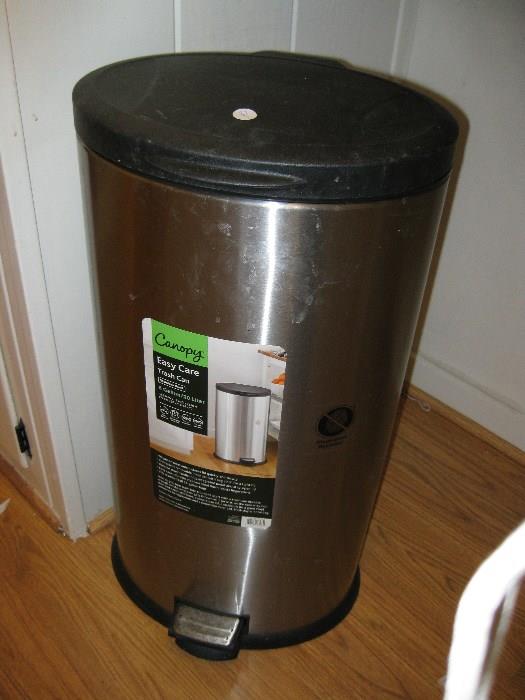 Stainless waste can