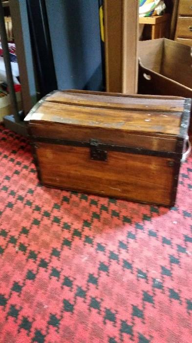 Super clean wooden chest with inserts