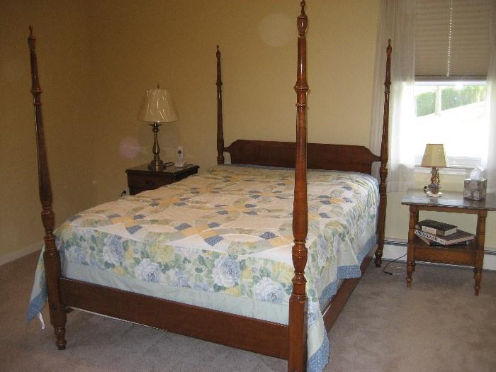 4 Poster Bed with 2 Side Tables