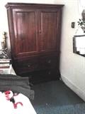 2 DOOR CABINET