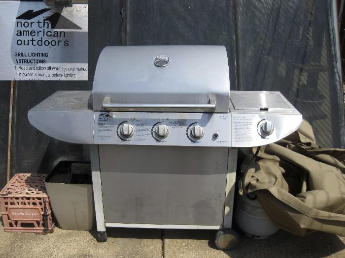 NORTH AMERICAN OUTDOORS BBQ PIT