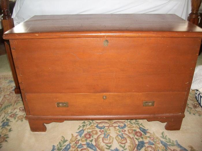 Blanket Chest with Glove Box and 2 inside drawers
