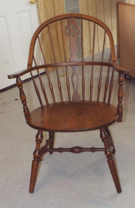 WINDSOR TYPE PIERCED BACK ARM CHAIR IN CHERRY