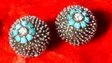 18K White Gold Earrings with Turquoise and Diamonds.
