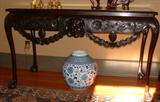 Rare and Outstanding Irish console table with beautifully carved mask and garlands, 19th Century.
