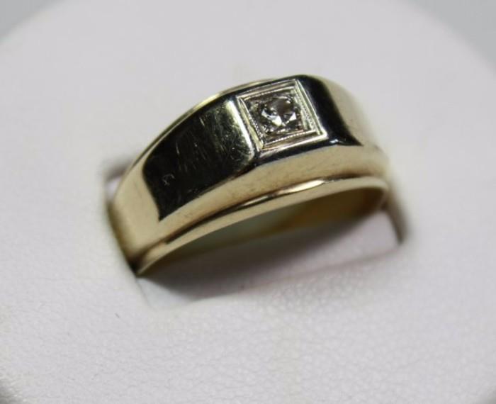 Lot #1159 Men's 14k ring with diamonds