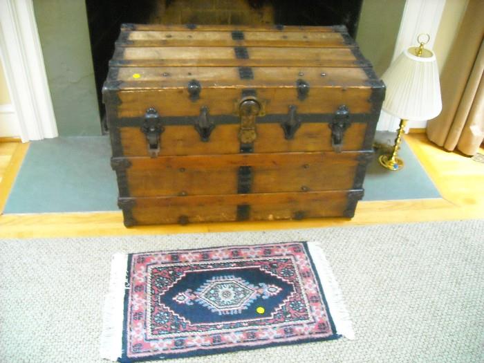 Vintage trunk in great condition 