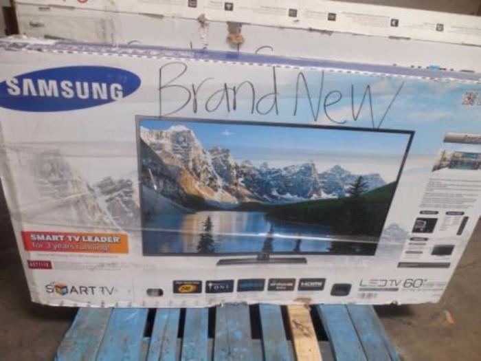 http://bidonfusion.com/m/lot-details/index/catalog/2587/lot/262071/

Lot of General Merchandise with $3000 ESTIMATED retail value. Lot includes
VIZIO E700i-B3 70" 1080p 120Hz LED Smart HDTV(cracked screen)
Samsung 60" Class 4k Ultra HD Smart TV (good)