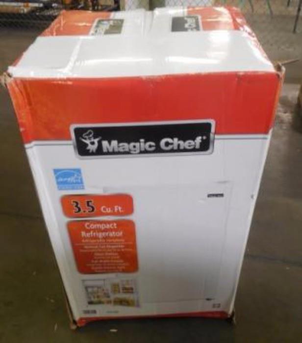 http://bidonfusion.com/m/lot-details/index/catalog/2587/lot/262066/

Lot of General Merchandise with $1270 ESTIMATED retail value. Lot includes
Magic Chef 0.9 cu. ft. Countertop Microwave in Stainless Steel MCM990ST
1500-Watt Electric Oil-Filled Digital Radiant Portable Heater - Black
Magic Chef 3.5 cu. ft. Mini Refrigerator - White
Magic Chef 1.6 cu. ft. Over-the-Range Microwave in White MCO165UW
Hoover Windtunnel Upright Vacuum