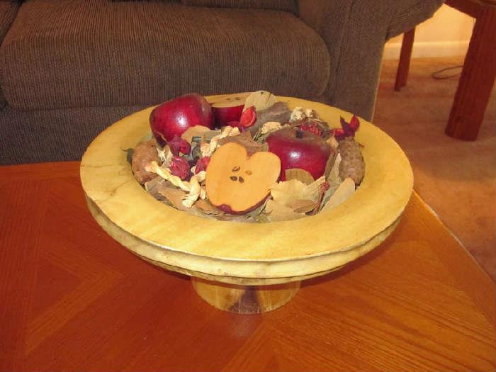 Solid wood centerpiece with wood apples and potpourri.
