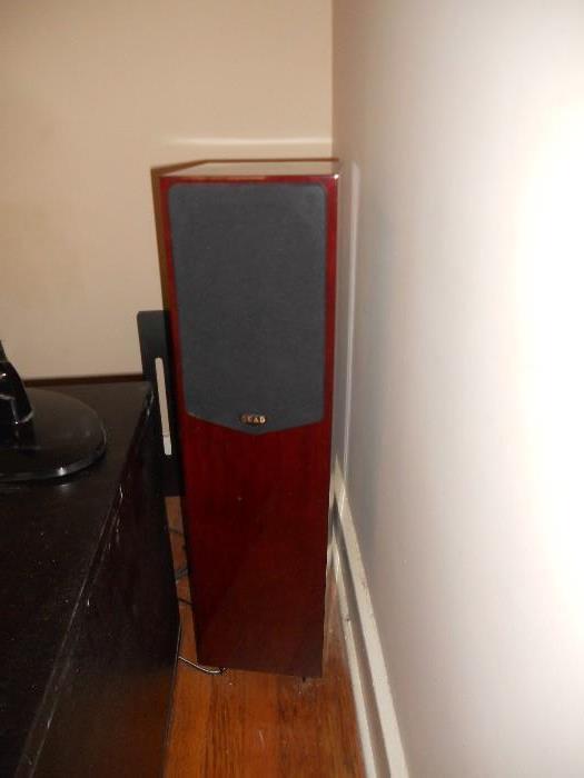 QUAD speaker system