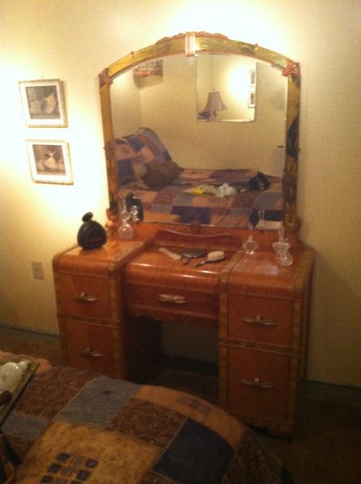 Vanity of bedroom set