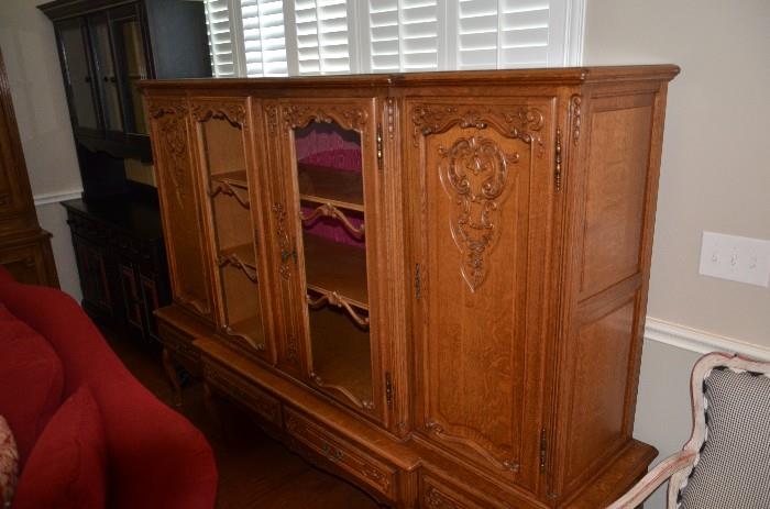Beautiful Wide Hutch with great details