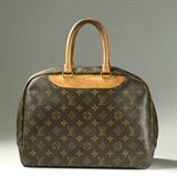 lot #602 - Louis Vuitton Deauville Travel Bag