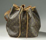 lot #603 - Louis Vuitton Petite Noe