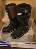       Never worn Kawasaki motorcycle boots