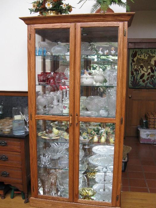          BEAUTIFUL 3 SIDED GLASS CURIO WITH   MIRRORED BACK.