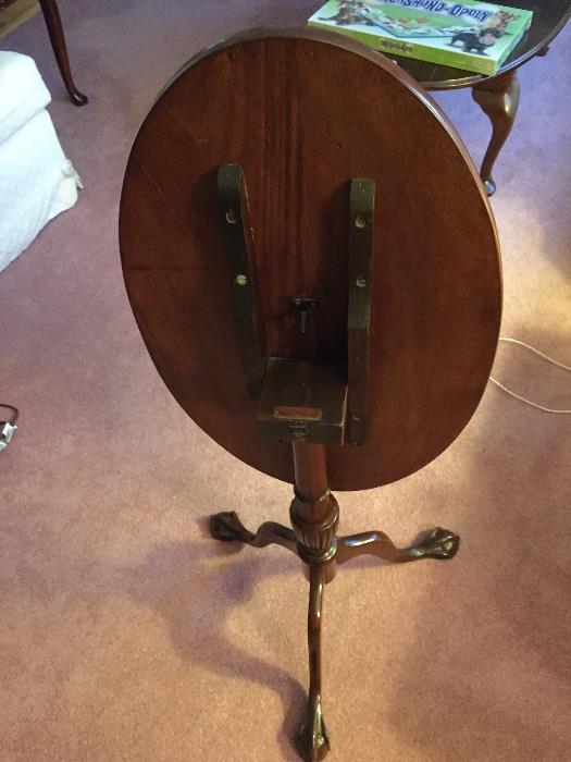 Turn of the Century American Drop Table w/ nice Marquetry