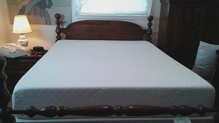 Queen Size Tempur Pedic Cloud with Foundation