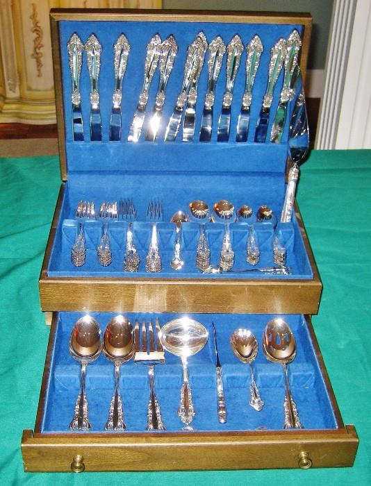 Never used, Reed and Barton, 12 place setting flatware