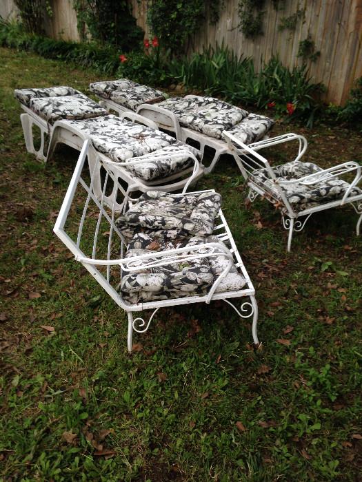 Outdoor lawn furniture