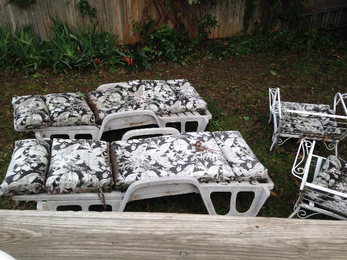 More outdoor lawn chairs