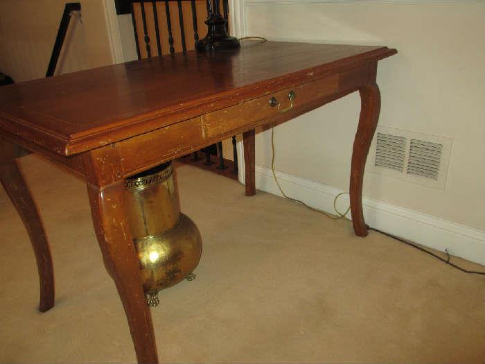 PROVENCIAL ONE DRAWER TABLE ON CABRIOLE LEGS