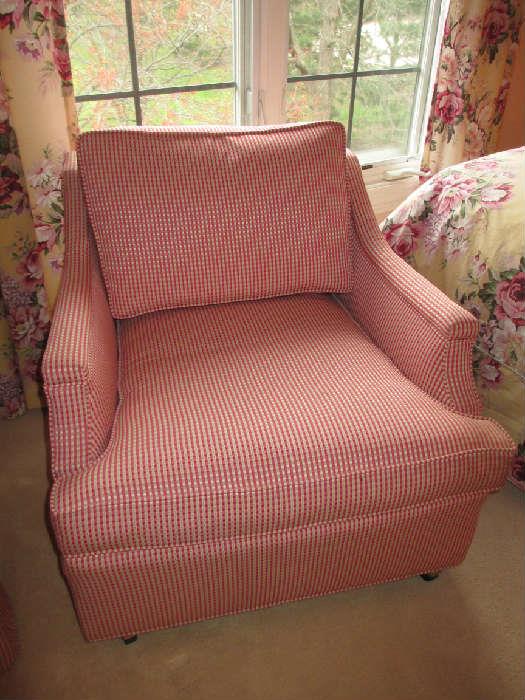 UPHOLSTERED ARM CHAIR
CUSTOM CHECK FABRIC
