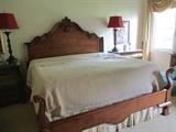 VENETIAN KING BED                                                                                         
KING MATTRESS AND BOX SPRINGS
