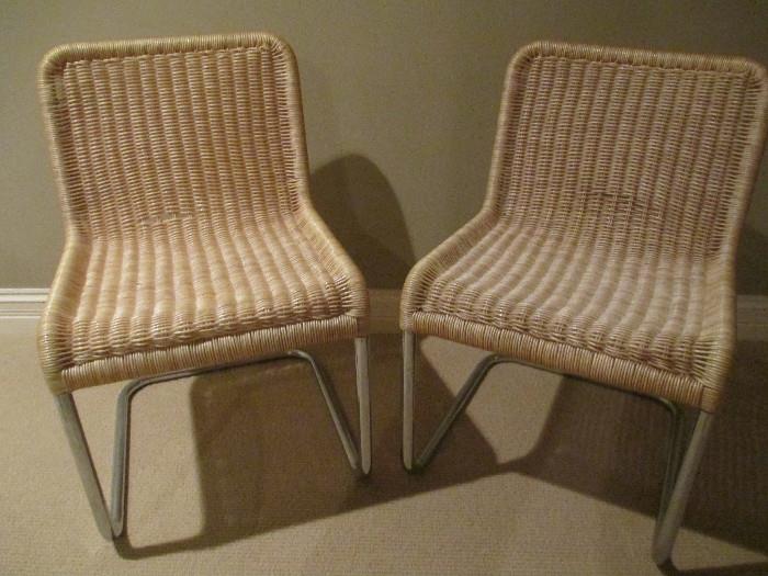 CANTILEVERED MODERN MID CENTURY DINING CHAIRS (SET OF 4)
CROME FRAME WOVEN SEAT & BACK
