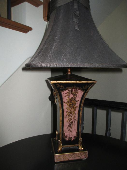 BLACK AND PINK CACHEPOT BASE LAMP
WITH GOLD ACCENTS
