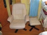 an Ekornes knock off stressless recliner