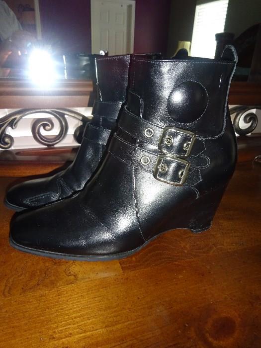 Ladies Boots - Size 9