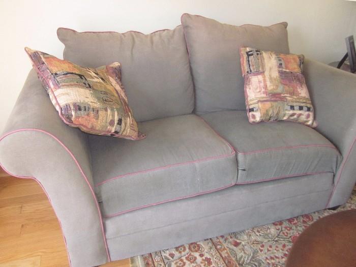 Loveseat, matcing sofa