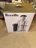 BREVILLE JUICE FOUNTAIN ELITE -JUICER (MINT CONDITION) RETAIL $399