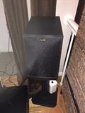 KLIPSCH SURROUND SOUND / SPEAKERS / BRAND NEW CONDITION ( MINT ) STILL HAVE BOXES AND RECEIPTS