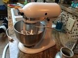 KITCHENAID MIXER ( MINT CONDITION )
