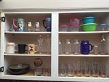 KITCHENWARE, GLASSES, CUPS