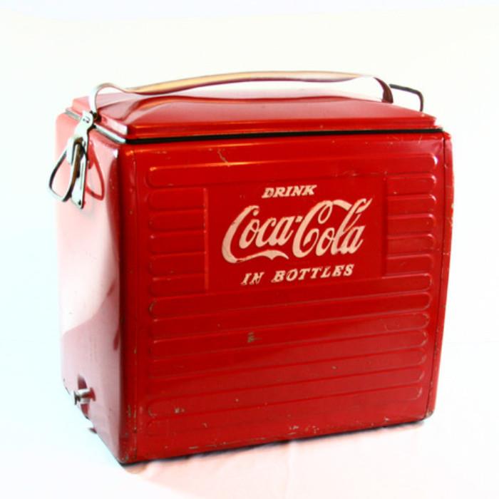 Vintage Acton COCO-COLA Portable Cooler Model #201-A
Condition: Expected Age and Use Related Wear. Two Bottom Corners Have Noted Rust Deterioration. Handle Bar On Top Needs To Be Straightened a Bit.
Shipping: No
Size:  18"L x 18"H x 13"D 