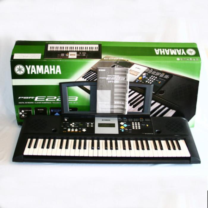 YAMAHA Digital Key Board PSR E223. Battery Operated. Will Accept Jack Power supply (Not Included). Working Condition.
Condition: Very Good
Shipping: No
Size:  37" x 14" 