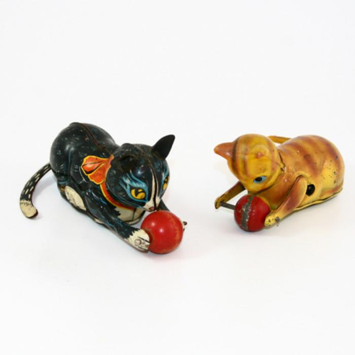 A Pair of Vintage Tin Litho Windup Cat Toys. One Black (Japan) and One Tabby With Celluloid Head (Occupied Japan). Working Condition.
Condition: Untested. Both Missing Winding Keys.
Shipping: Yes
Size: 5" x 2.5" 