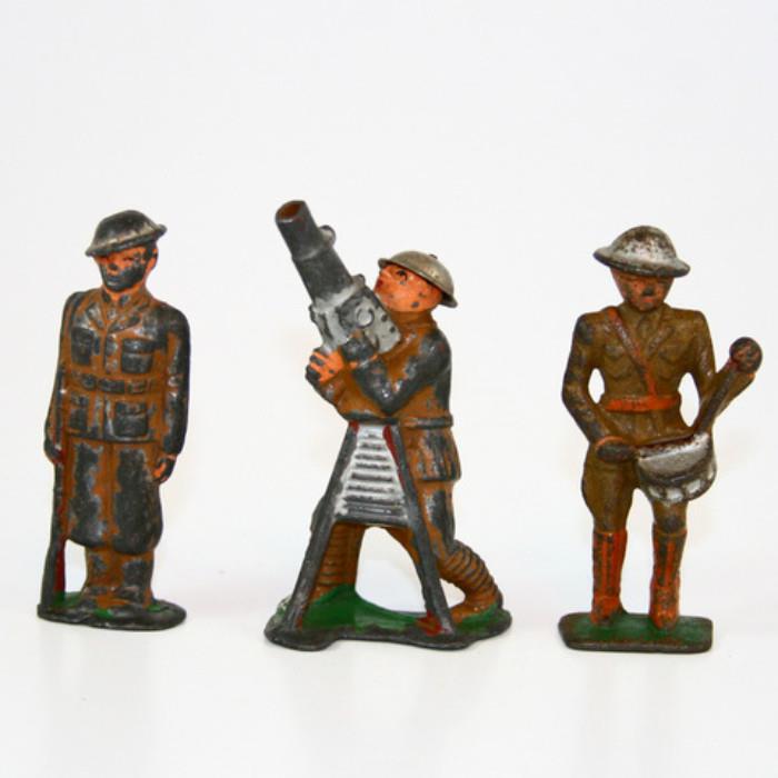 Early Painted Cast Metal BARCLAY/MANOIL Soldiers 
Condition: Assorted
Shipping: Yes
Size:  3" 