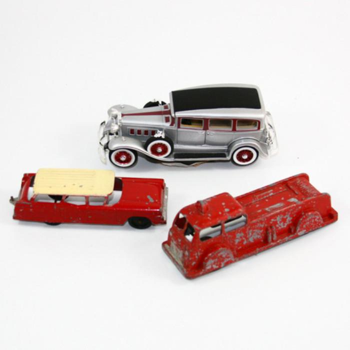 Vintage EXCEL Products Metal Sedan, Tootsie Toys Metal Fire Truck and Peerless Scale Automobile
Condition: Assorted Wear.
Shipping: Yes
Size:  5.5"-7" 