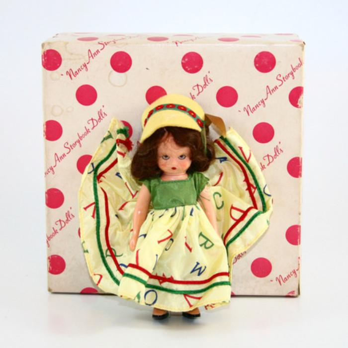 T_215.JPG	Vintage NANCY ANN Storybook Doll #112 "A Dillar-A Dollar..." Mother Goose Series.
Condition: Very Good
Shipping: Yes
Size: 5.5" 