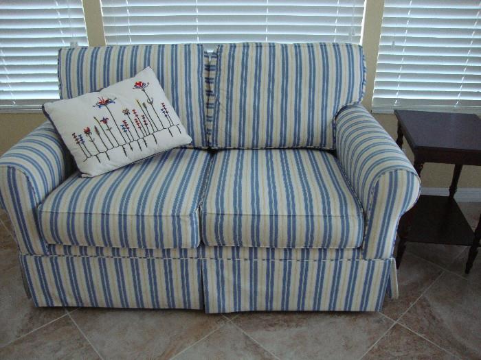 Loveseat in perfect condition