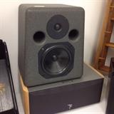 Speaker and stereo equipment