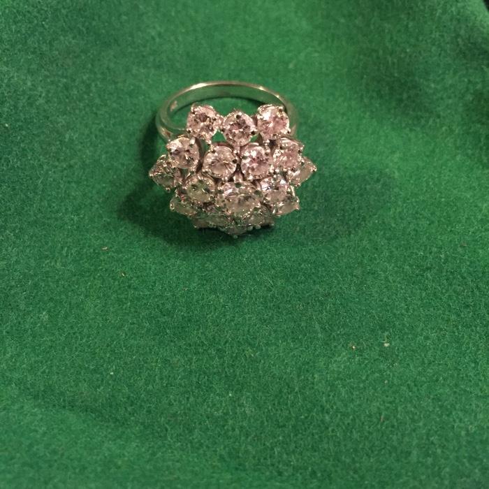 Exquisite Ladies 14k white gold and 19 diamond cocktail ring (not half off on Sunday)