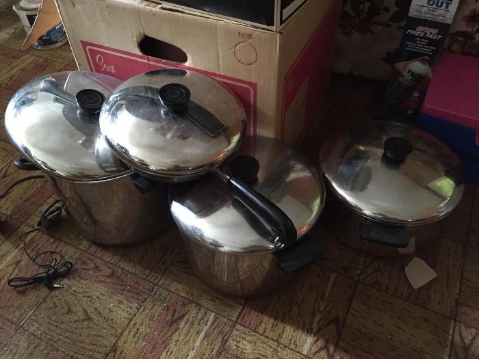 Pots/pans/kitchenware