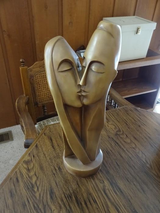 faces kissing